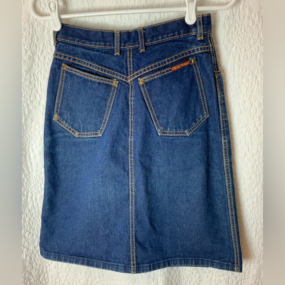 bonjour Dresses & Skirts - Bonjour vintage jean skirt size 9/10
